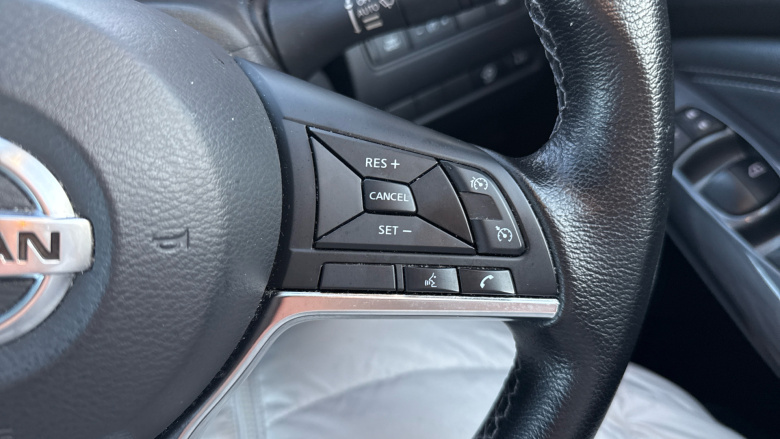 Nissan Juke 1.0 DiG-T 114 N-Connecta 5dr Petrol Hatchback